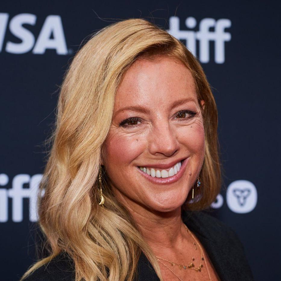 Jimmy Kimmel salutes 'valiant' ɫtv singer-songwriter Sarah McLachlan on his late-night return